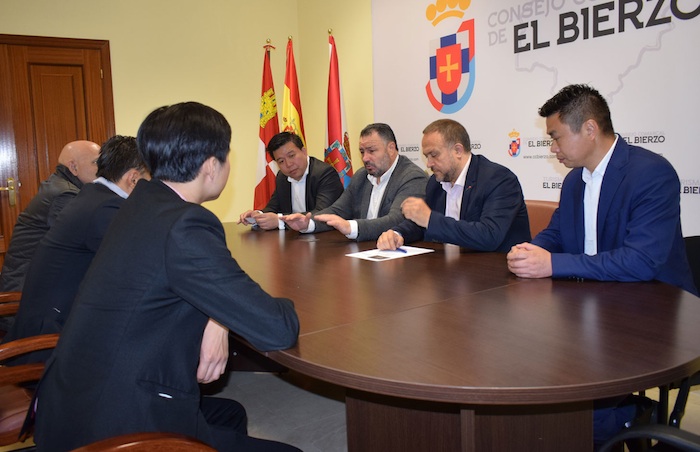 Empresarios Chinos Se Interesan Por Los Productos De Calidad Del Bierzo